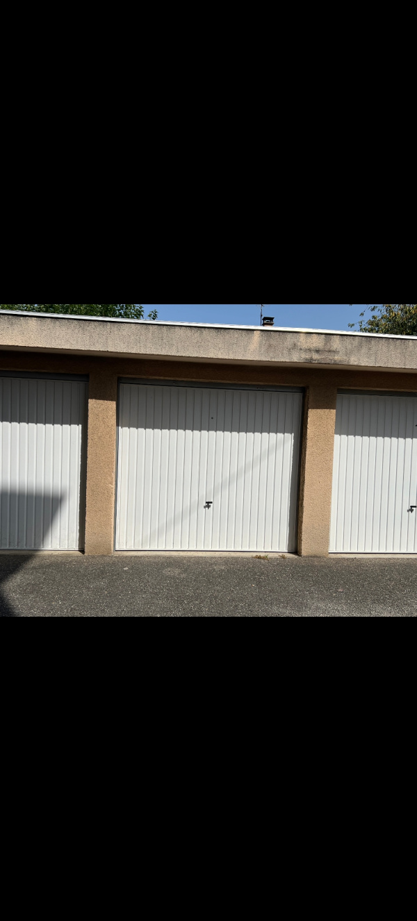 Offres de location Garage Francheville 69340